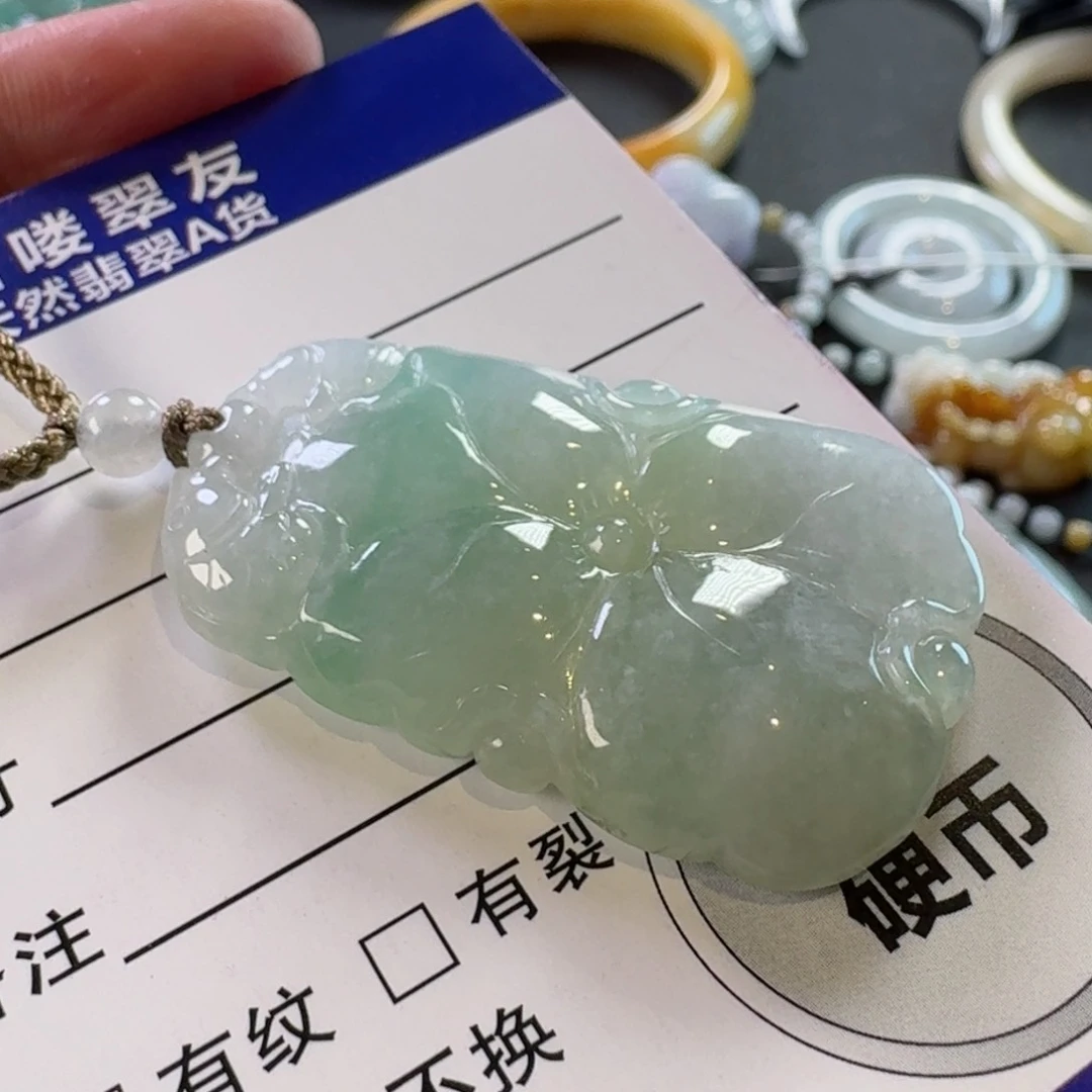 翡翠颈饰未镶嵌笑***贝颈饰