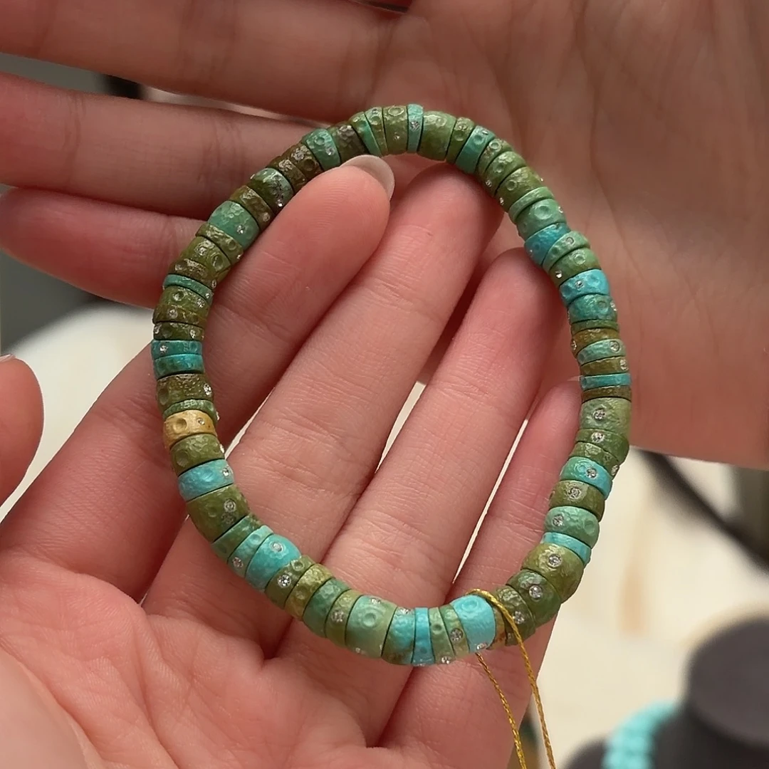 绿松石未镶嵌颈饰