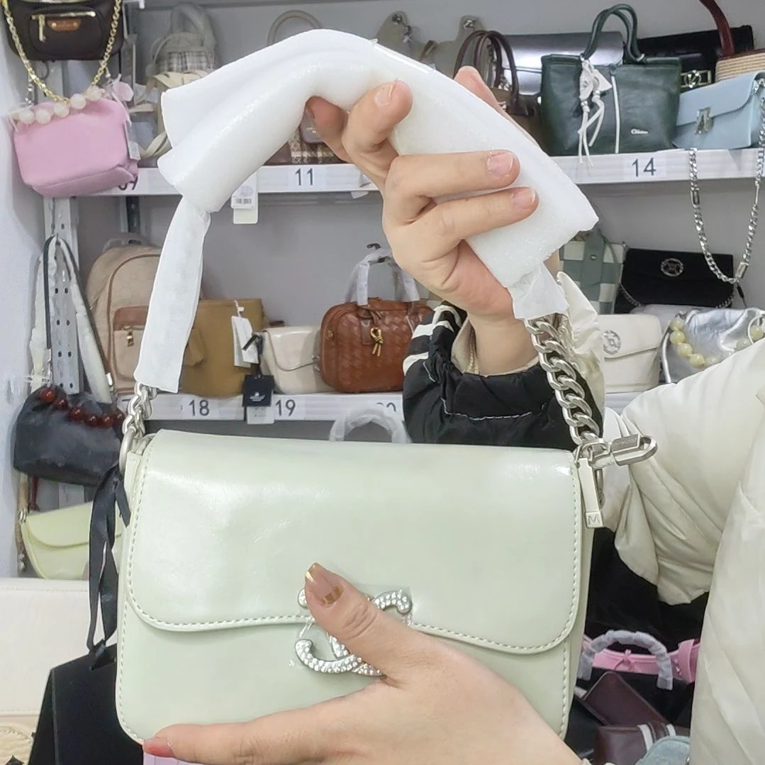 PVC牛津布人造革PU帆布草编牛皮pc超纤皮（革）反绒皮pu