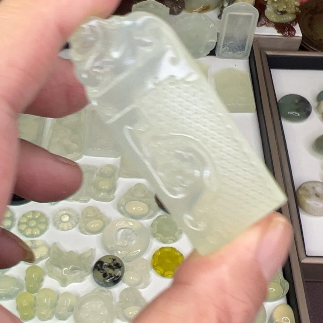 李***。岫玉未镶嵌颈饰精品岫玉