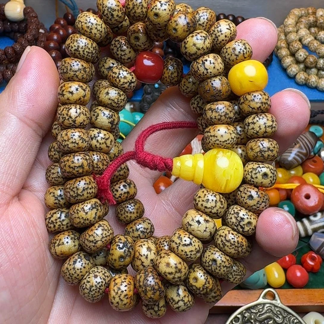 大叶紫檀（黑酸枝木类）星月菩提