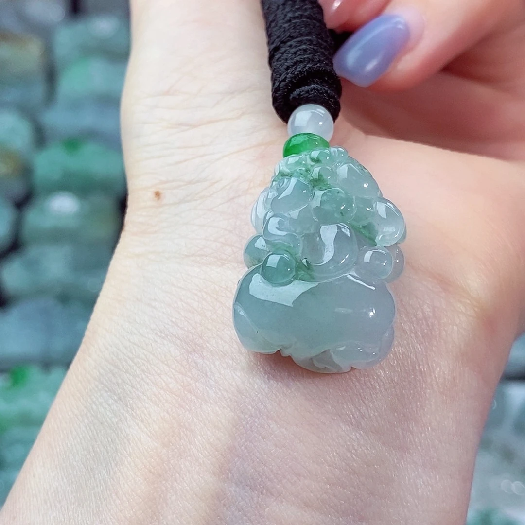 颈饰未镶嵌翡翠天然