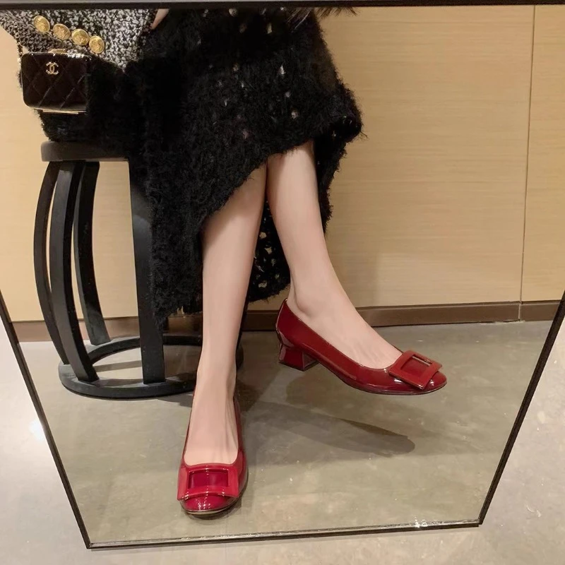 羊皮版~~法式经典小红鞋方扣中跟单鞋圆头粗跟红色玛丽珍鞋