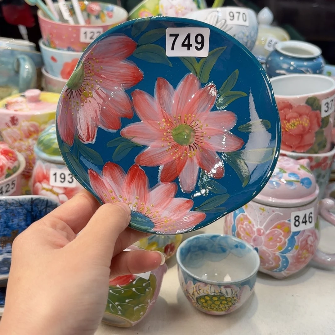 瓷片兔兔好可爱呀打