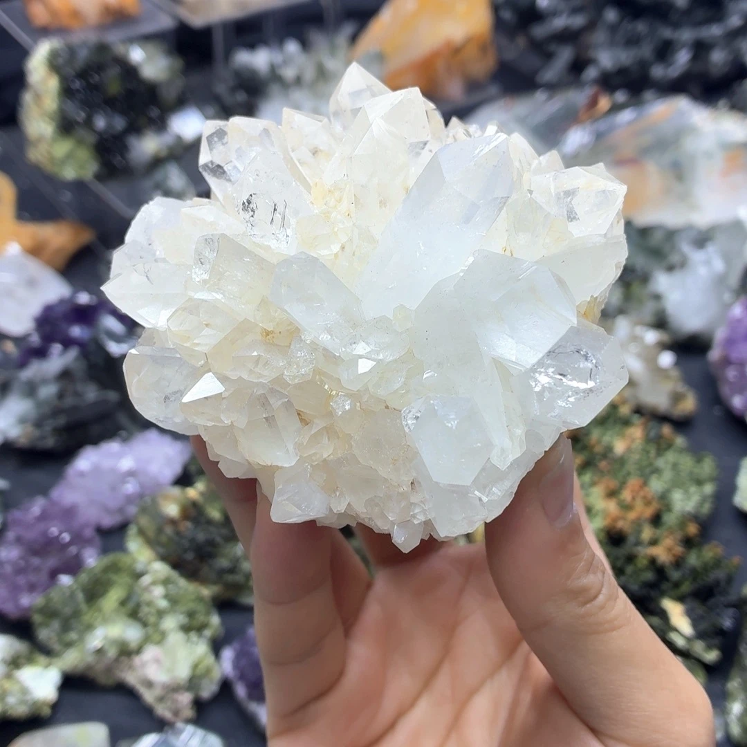 石材超透白水晶花