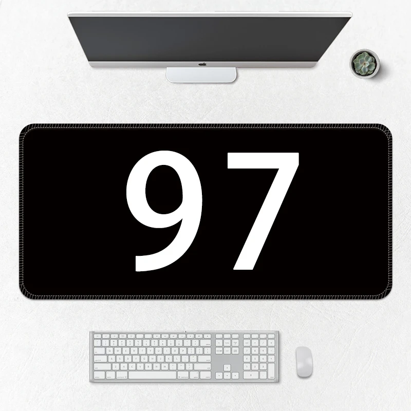 老何专属【97号】动漫鼠标垫超大号办公电脑桌垫游戏电竞加厚锁边