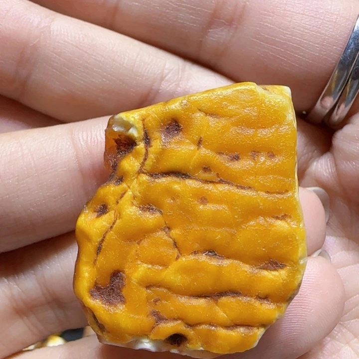 定制琥珀未镶嵌蜜蜡