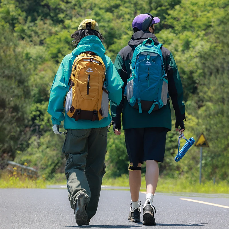 轻便徒步背包外出旅行运动双肩包多功能高颜值登山杖登山短途背包