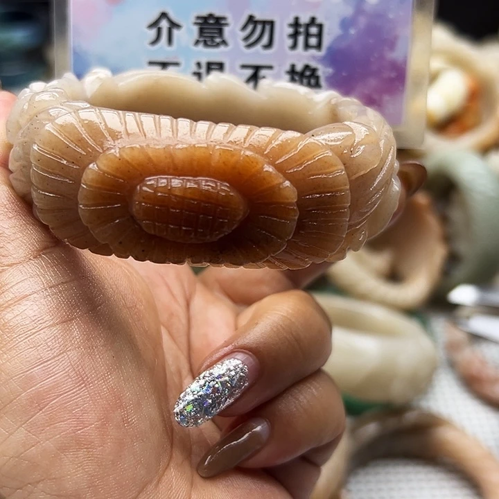 未镶嵌手镯石英岩玉