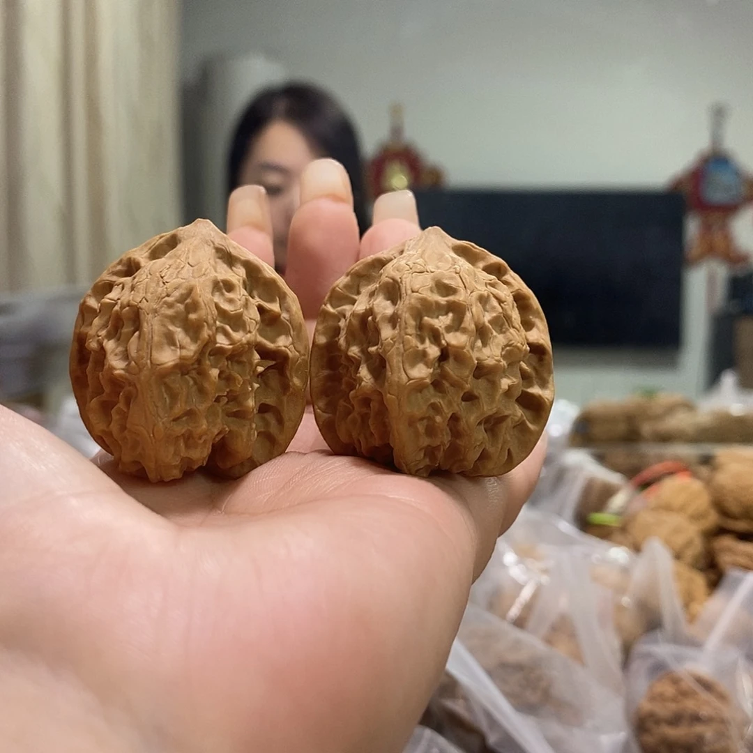 把件文玩核桃37玲珑尖有伤