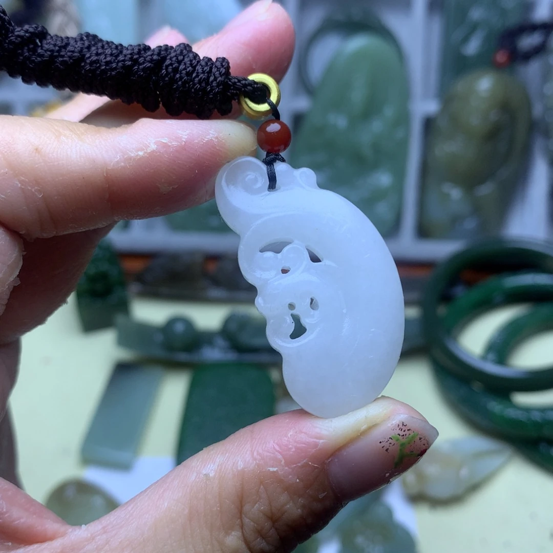 和田玉未镶嵌颈饰