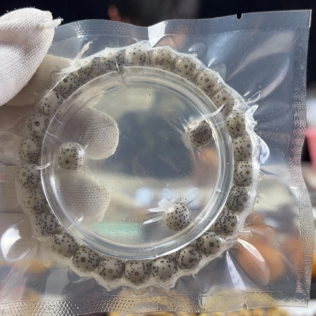 星月菩提手串大眼睛瓷白