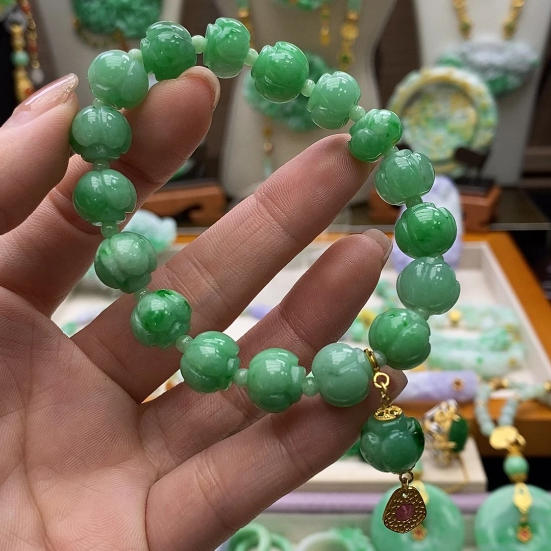 颈饰未镶嵌翡翠天然