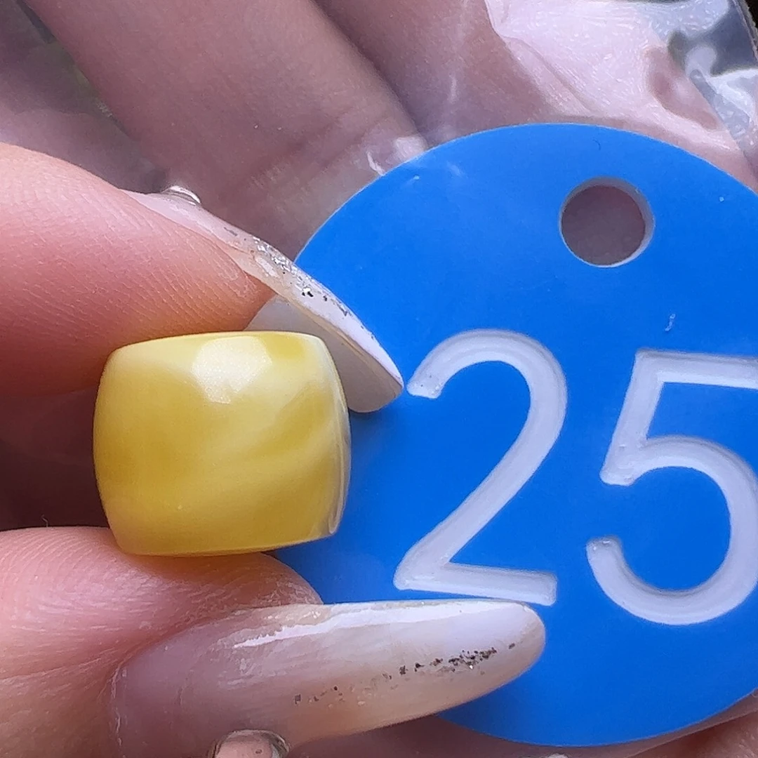 未镶嵌蜜蜡裸石微瑕12.4mm直切