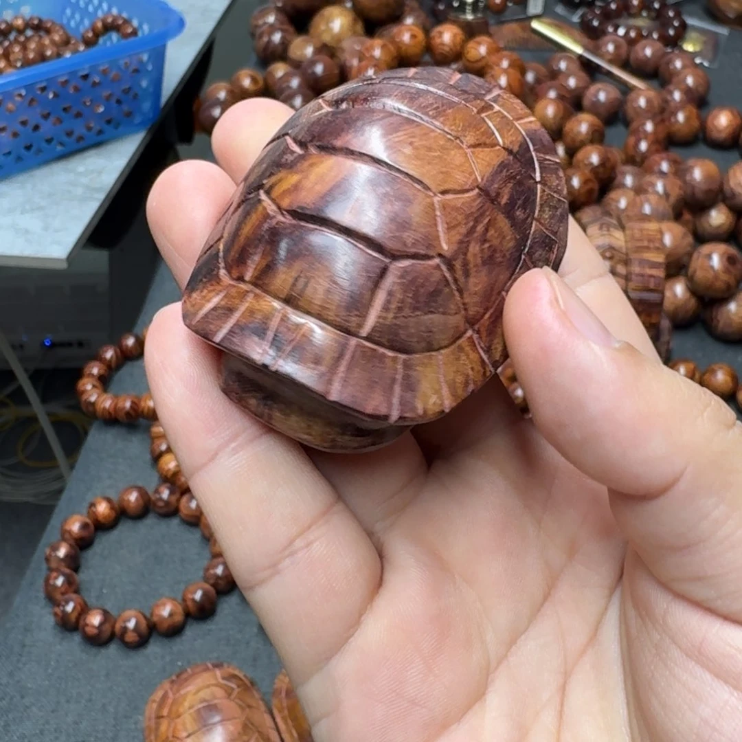 黄花梨/降香黄檀把件春**?富甲一方