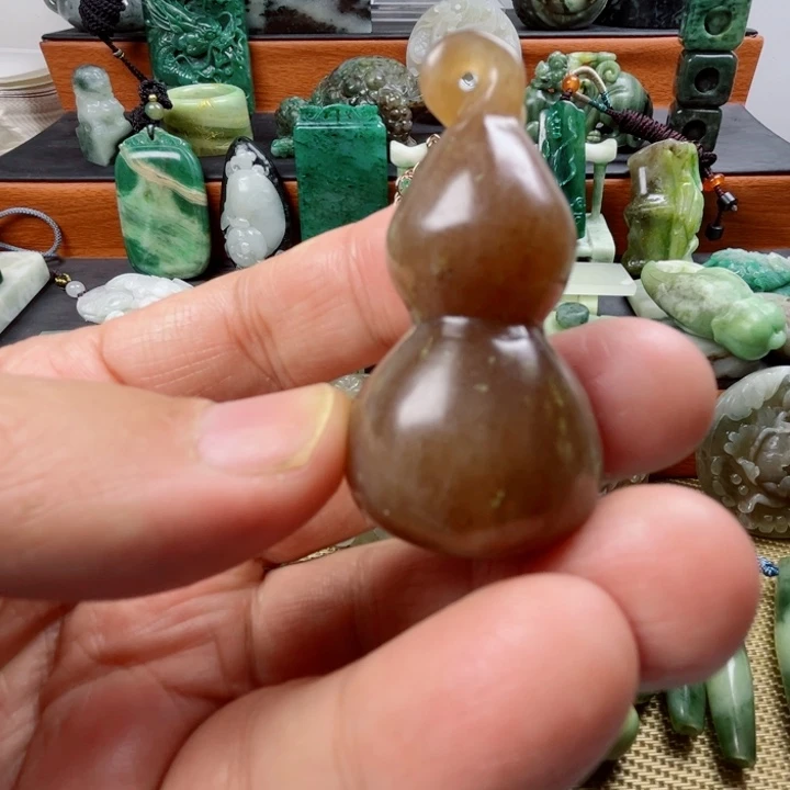 独山玉未镶嵌珠宝半成品
