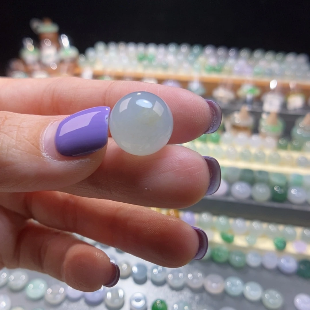 翡翠未镶嵌颈饰13.7飘黄