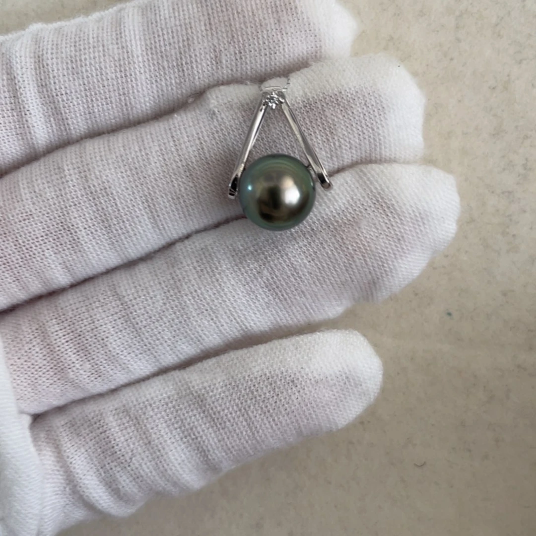 18K金镶嵌海水珍珠吊坠(不含链)9.6mm