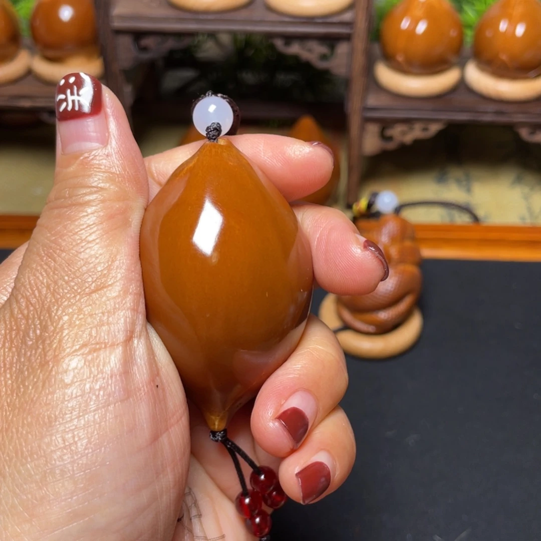 橄榄核吊坠蝴蝶37穿配