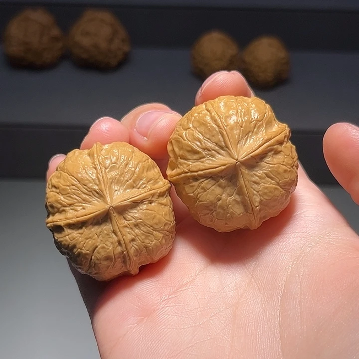 文玩核桃把件四棱939