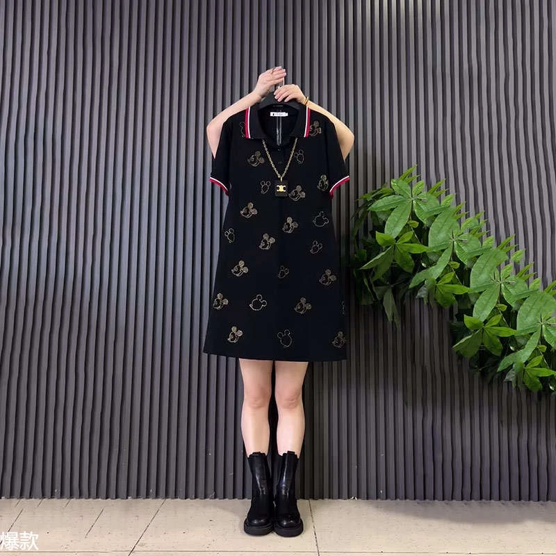 大码女装翻领拼色边卡通图案短袖休闲裙胖妹妹黑色显瘦宽松连衣裙