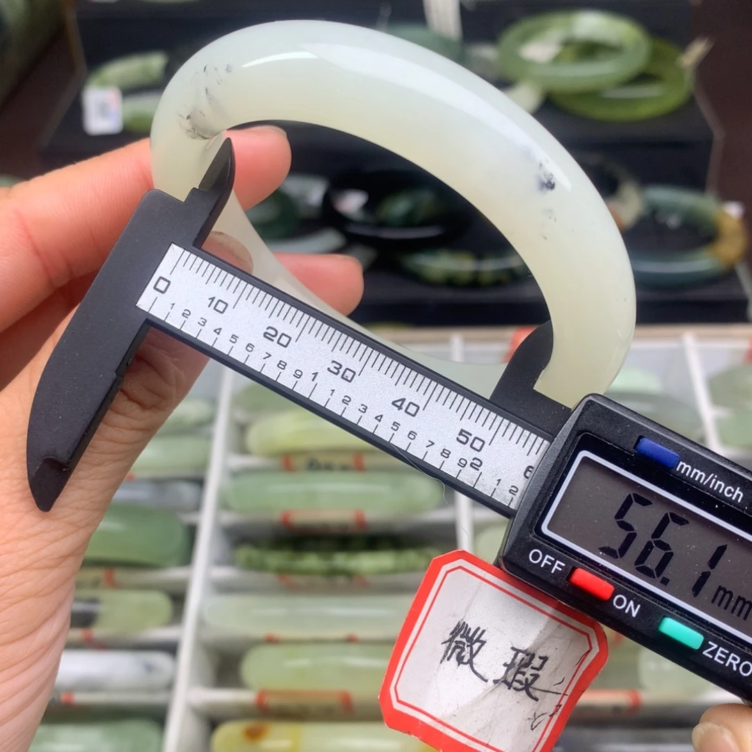 蛇纹石玉未镶嵌手镯915