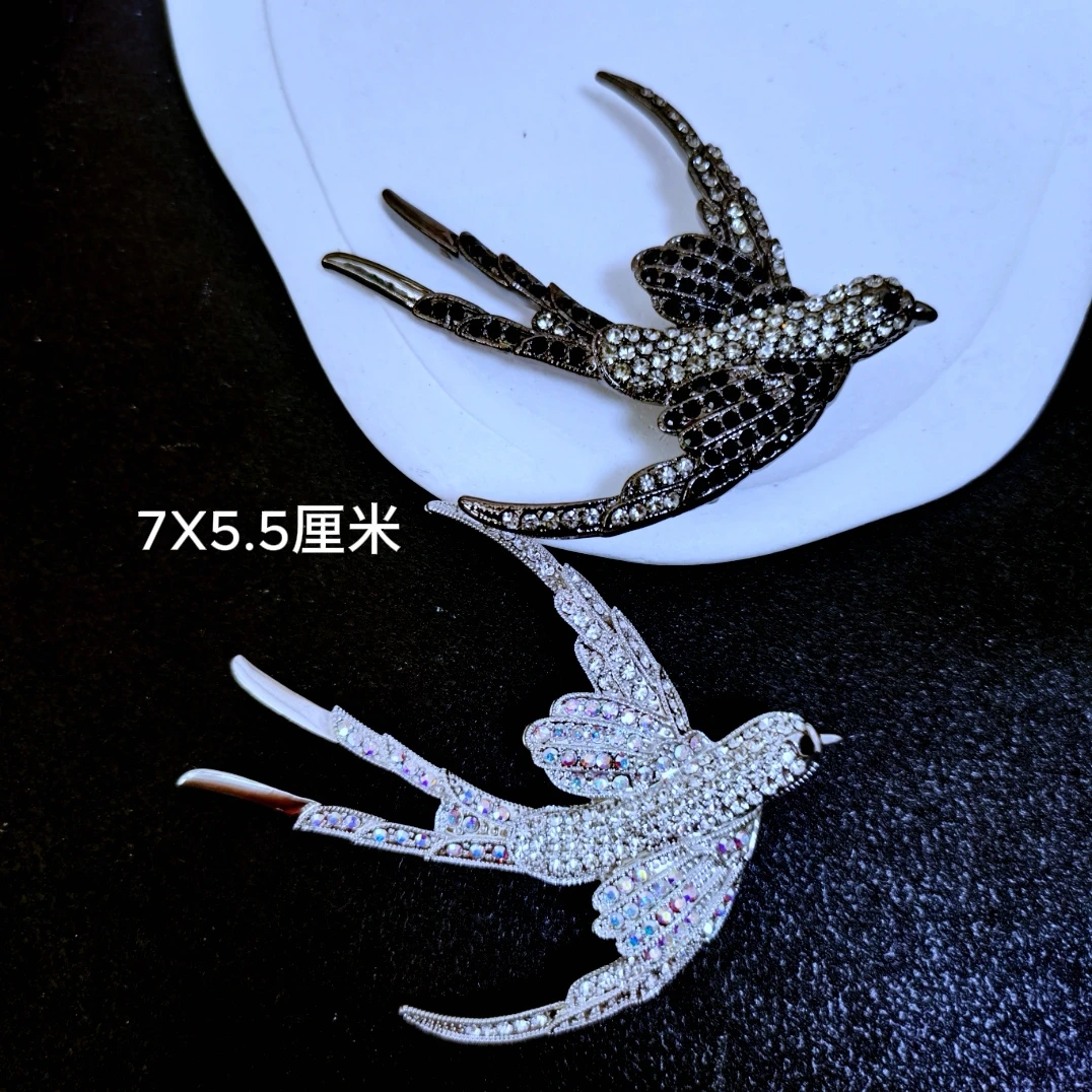 铜合金胸针 800 时尚百搭款小燕子胸针