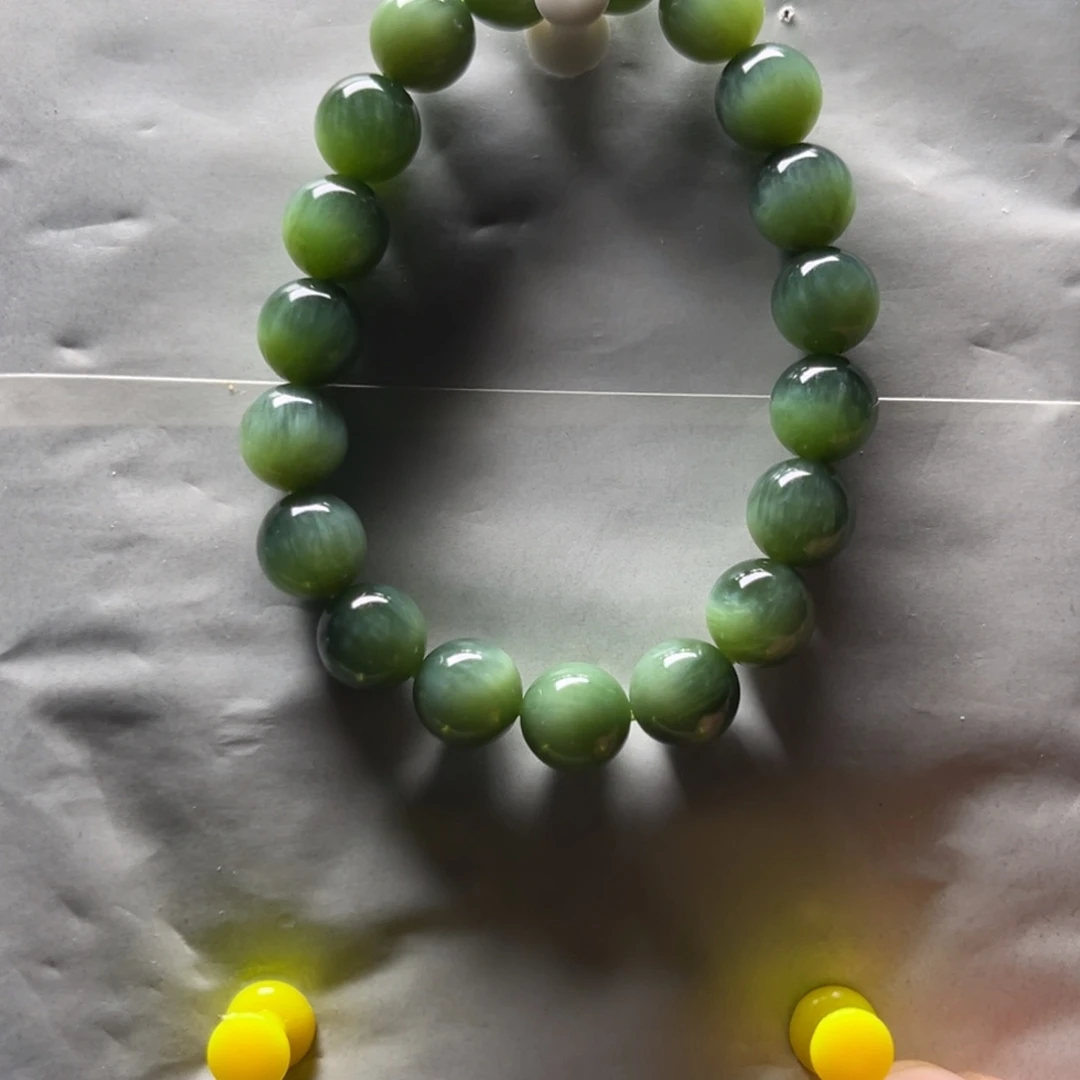 ****⁸和田玉未镶嵌手串