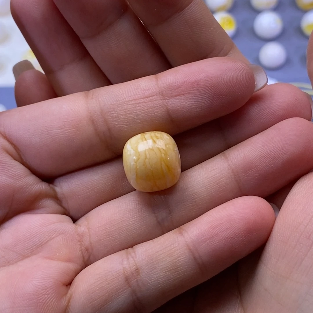 这***易未镶嵌琥珀珠宝奇石