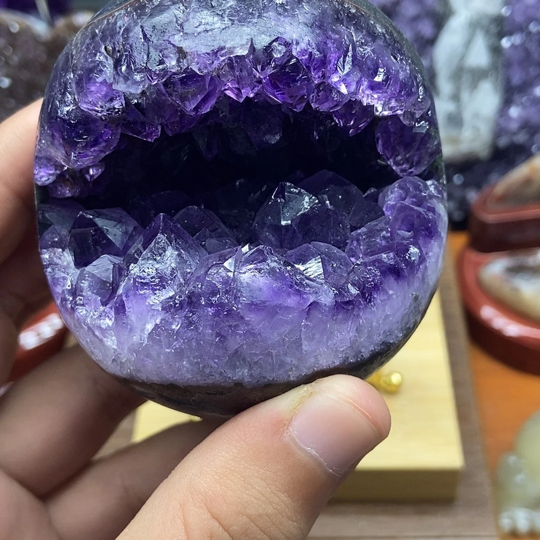 紫晶未镶嵌大型摆件（非配饰）