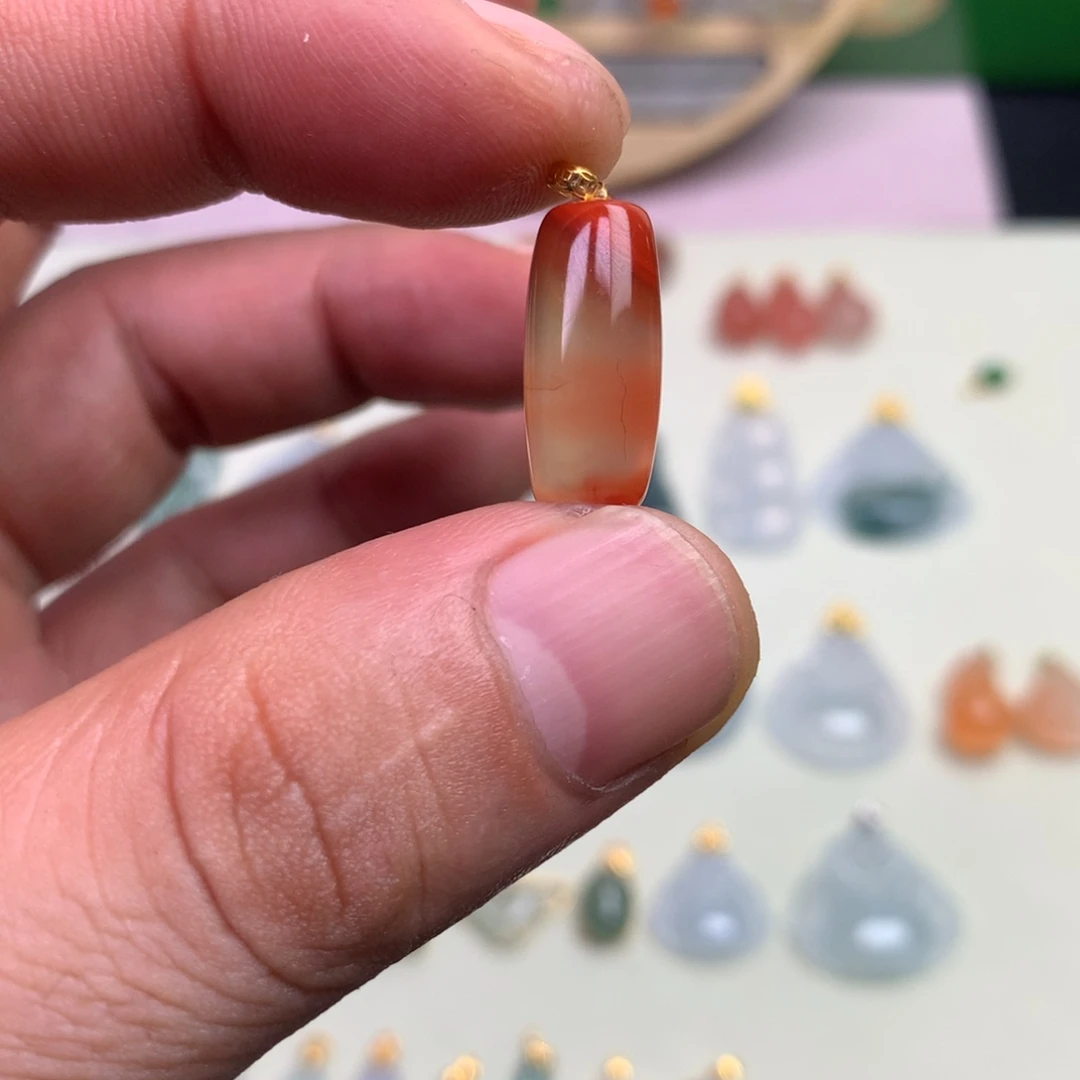 心***诺颈饰18K金镶嵌南红玛瑙