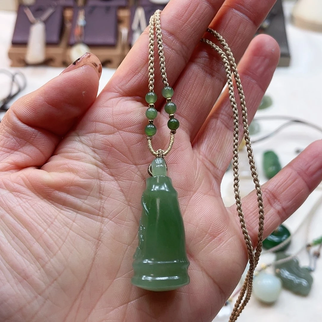 和田玉颈饰未镶嵌卷