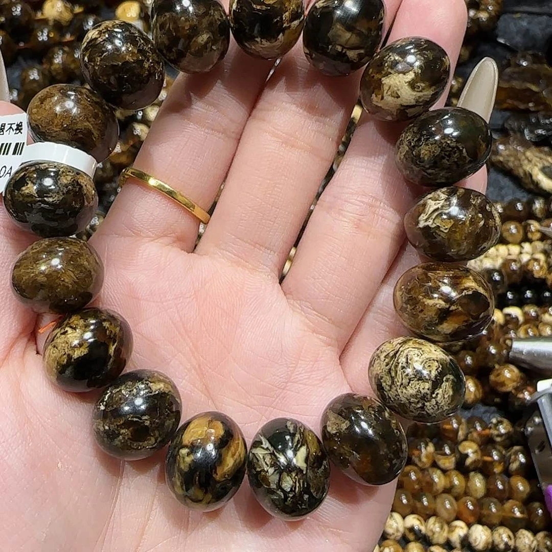 琥珀颈饰未镶嵌叫****?抚顺琥珀