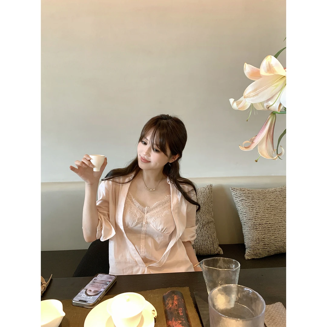 AHY 苎麻混纺异型裁剪假两件清透中袖蕾丝吊带拼接衬衫女新品