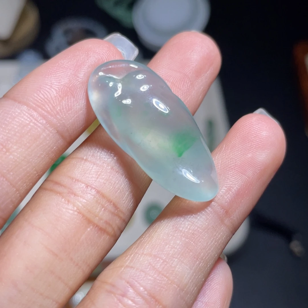 吊坠(不含链)未镶嵌翡翠随形飘花