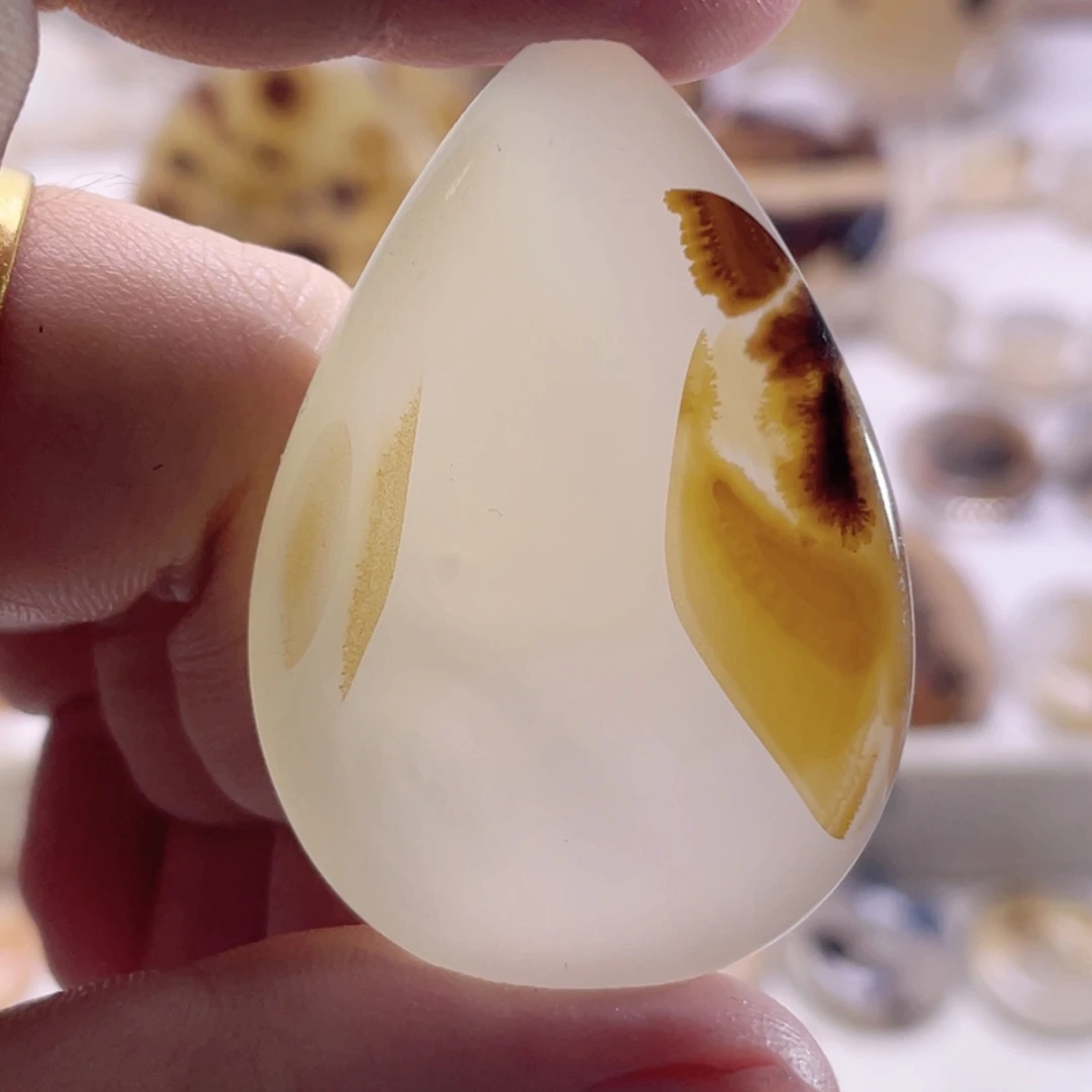 玛瑙/玉髓未镶嵌珠宝奇石