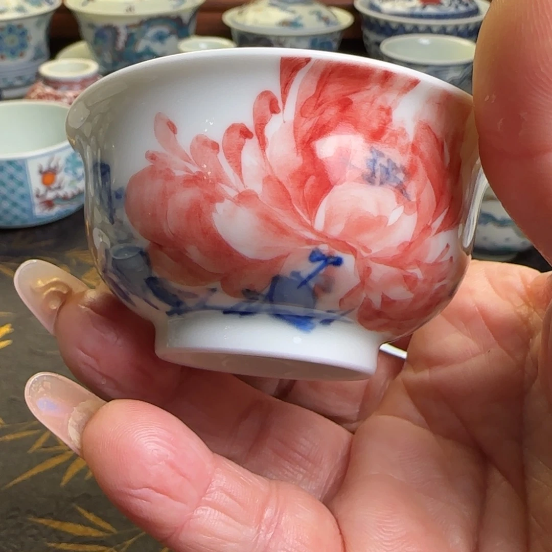 瓷片莱****院牡丹手绘品茗杯一个