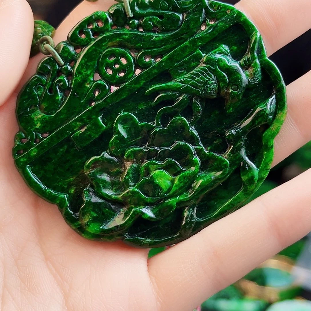 颈饰未镶嵌翡翠多样性