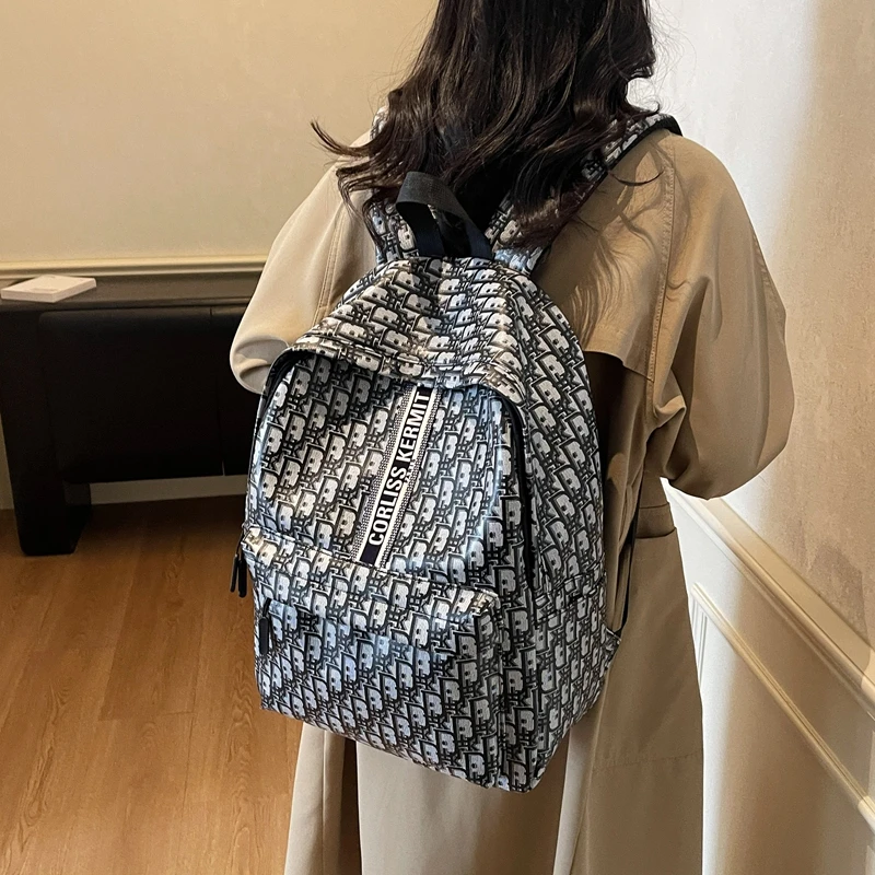 2026新款双肩背包休闲百搭通勤旅行大容量男女电脑包潮流推荐