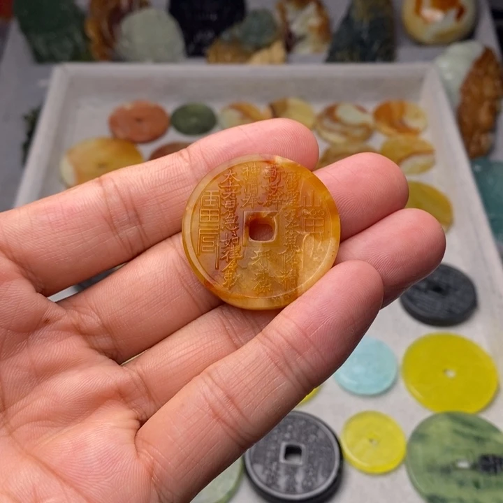 拉***果蛇纹石玉未镶嵌颈饰