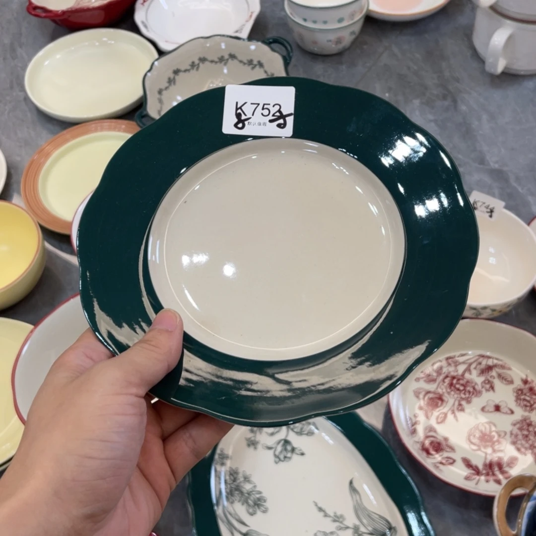 陶瓷微瑕餐具介意勿拍，满18飞！