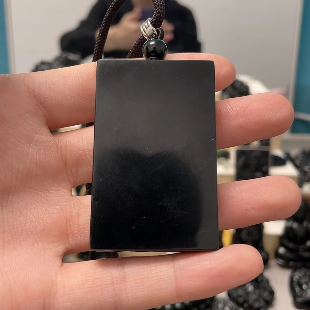 六***.蛇纹石玉未镶嵌无事牌