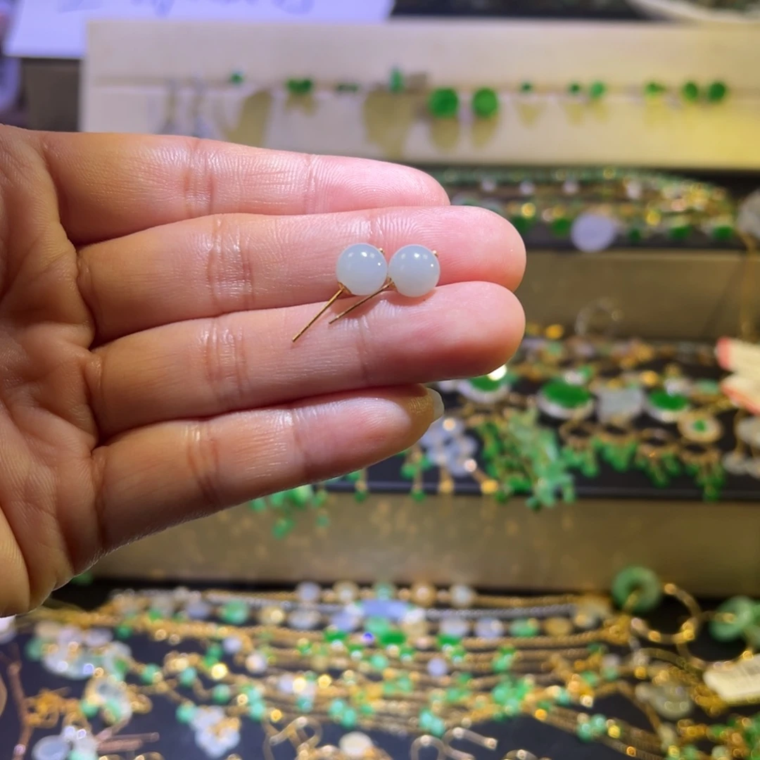 颈饰未镶嵌翡翠支持复检，缅料