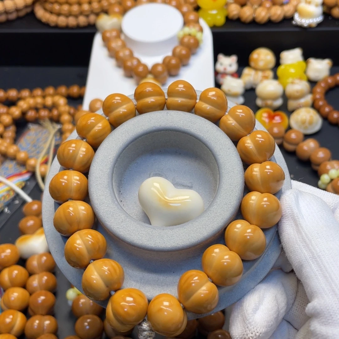 幽***子猴头核桃吊坠微瑕屁桃➕爱心