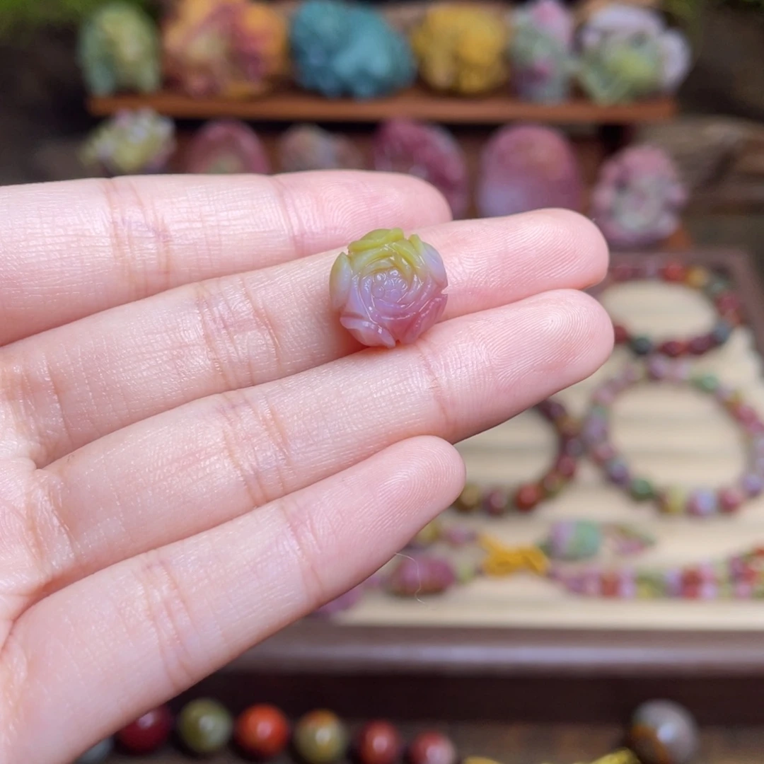 开***^玛瑙/玉髓未镶嵌珠宝半成品盐源玛瑙花花