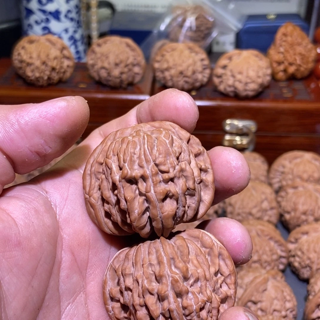 桃核吊坠大*轿四座楼核桃