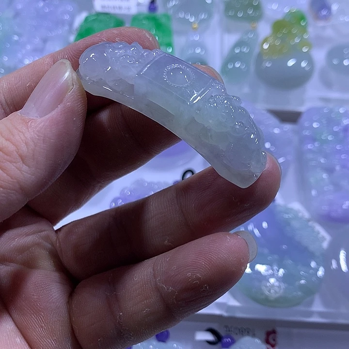 翡翠未镶嵌颈饰天然翡翠A货吊坠