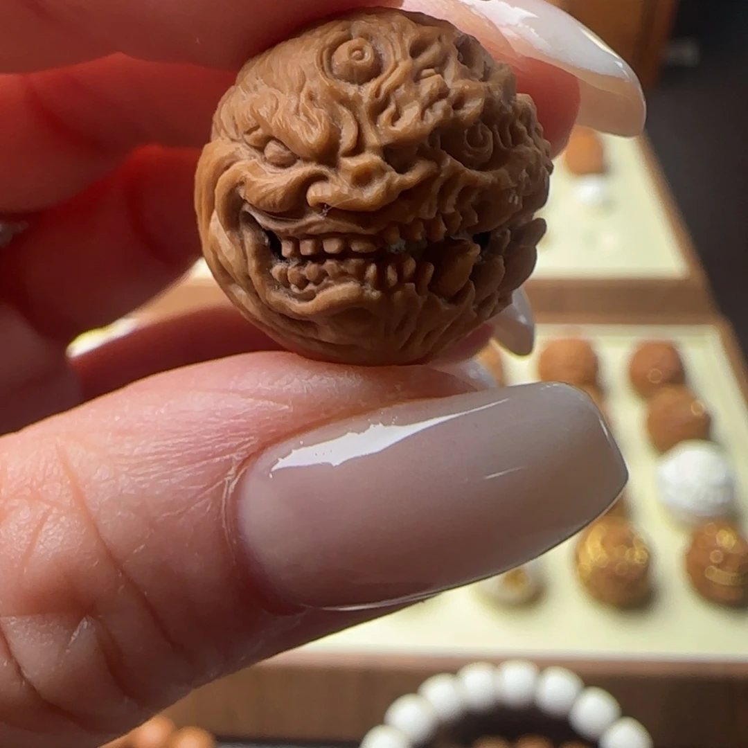 龙***）吊坠猴头核桃猴头核桃雕刻恶僧