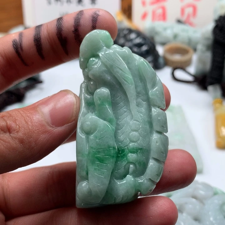 翡翠未镶嵌颈饰保真天然a货翡翠