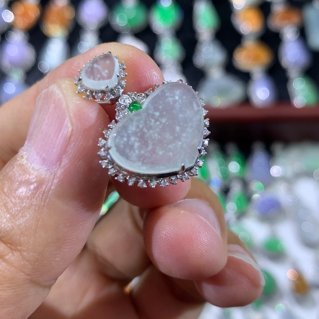 翡翠18K金镶嵌戒指